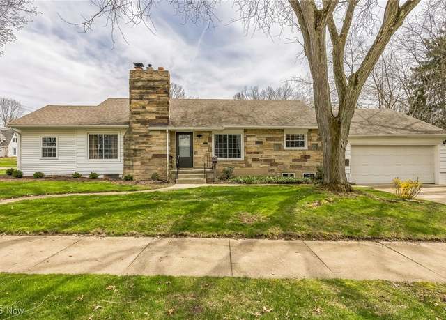 Property at 1567 18th St, Cuyahoga Falls, OH 44223, 3 beds, 1.5 baths