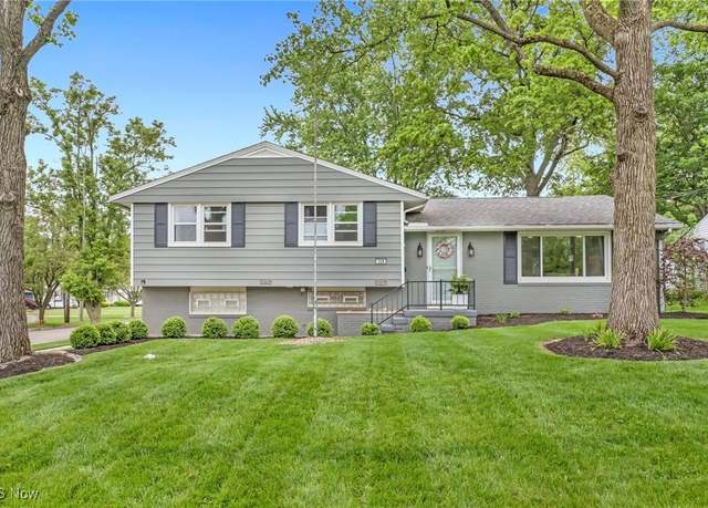 Property at 328 Sunset Blvd, Wadsworth, OH 44281, 3 beds, 2 baths