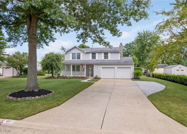 Property at 4517 Honeysuckle Dr, North Canton, OH 44720, 4 beds, 2.5 baths