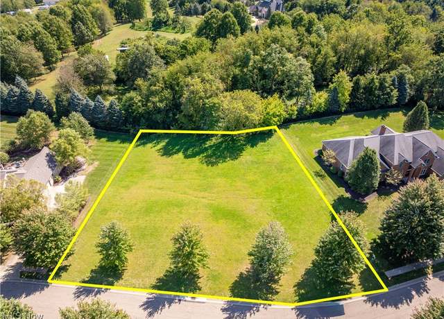 Property at 4826 Nobles Pond Dr NW, Canton, OH 44718
