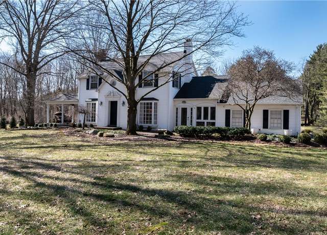 Property at 4698 Logan Way, Hubbard, OH 44425, 4 beds, 3 baths