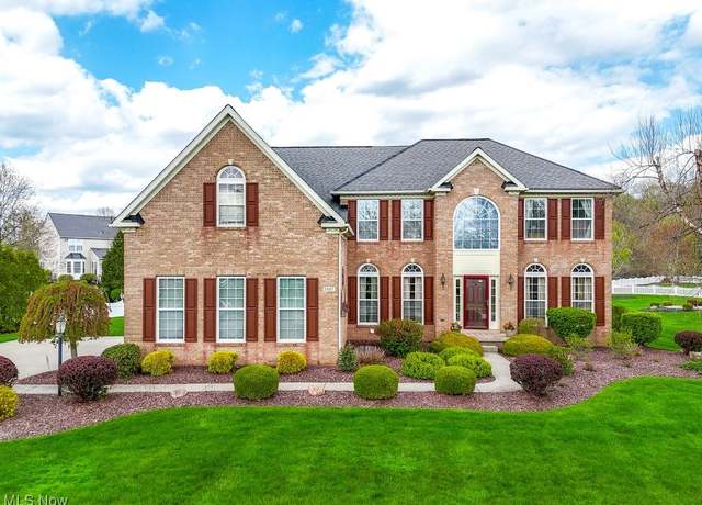 Property at 2887 Abrams Dr, Twinsburg, OH 44087, 4 beds, 4 baths