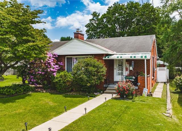 Property at 1608 Lawrence St, Parkersburg, WV 26101, 3 beds, 2 baths