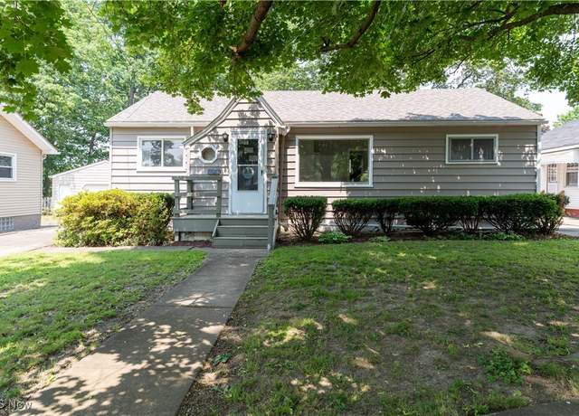 Property at 930 Lafayette Ave, Niles, OH 44446, 3 beds, 2.5 baths