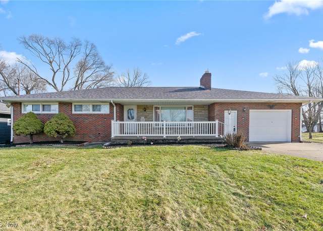 Property at 554 Neoka Dr, Campbell, OH 44405, 3 beds, 2 baths