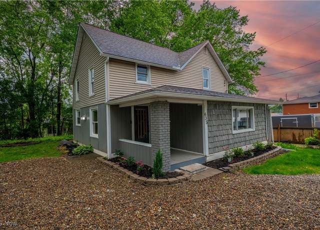 Property at 635 Fair Oaks Ave NW, North Canton, OH 44720, 3 beds, 2 baths
