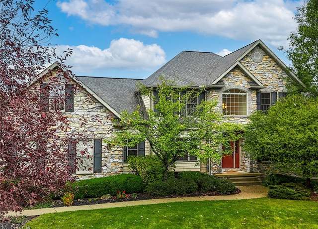 Property at 6349 Manor Glen Dr, Medina, OH 44256, 4 beds, 4.5 baths