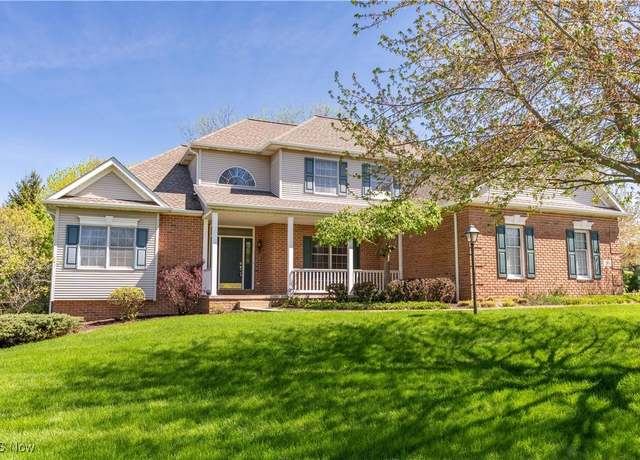 Property at 2901 Chalford Cir NW, North Canton, OH 44720, 4 beds, 2.5 baths