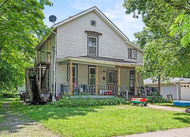 Property at 107 Groveland St, Oberlin, OH 44074, 9 beds, 3 baths
