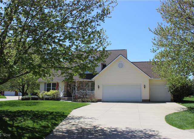 Property at 1892 Cheswold Cir NE, North Canton, OH 44720, 3 beds, 2.5 baths