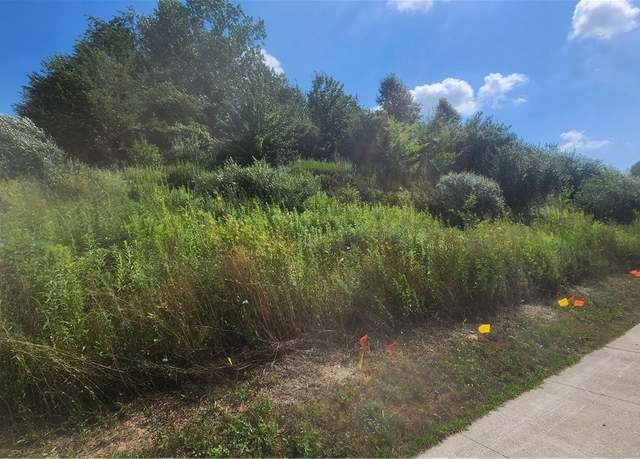 Property at 2771 Superior Dr, Green, OH 44685