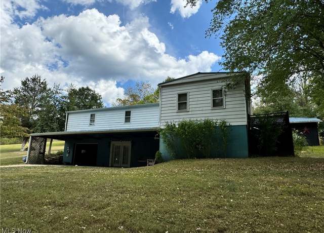 Property at 70571 Pine Hollow Rd, Bridgeport, OH 43912, 3 beds, 2.5 baths