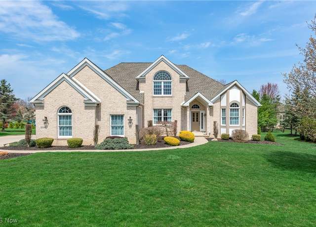 Property at 10091 Forest Glen Dr, North Royalton, OH 44133, 4 beds, 2.5 baths