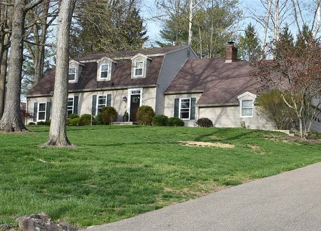 Property at 5310 Hampton Ct, Zanesville, OH 43701, 4 beds, 2.5 baths