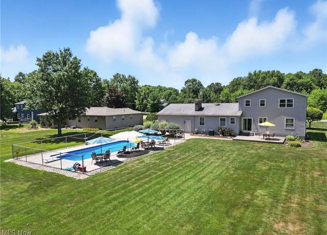 Property at 6645 Summit Rd, Canfield, OH 44406, 3 beds, 3 baths
