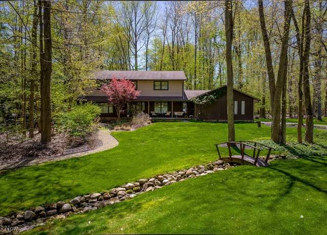 Property at 8837 Camelot Dr, Chesterland, OH 44026, 4 beds, 3 baths