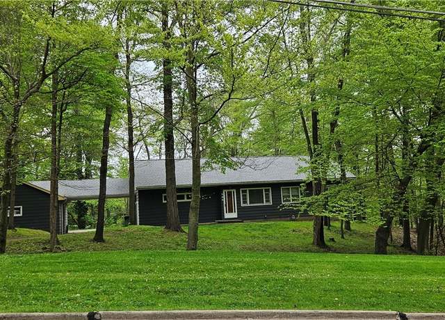 Property at 585 Westwood Ave, Wadsworth, OH 44281, 3 beds, 1 bath
