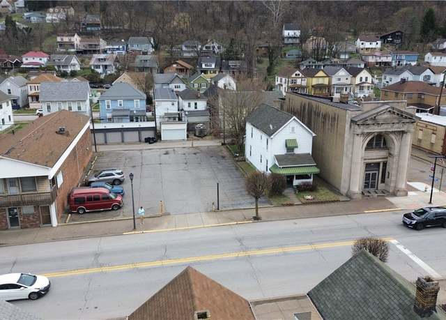 Property at 800 Main St, Follansbee, WV 26037, 4 beds, 2 baths