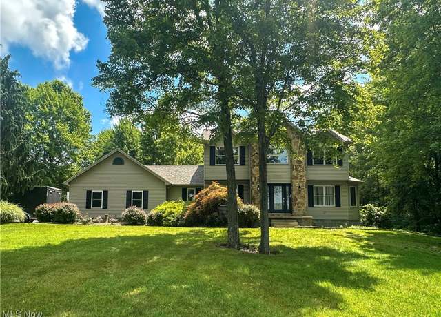 Property at 1218 Ohltown Mcdonald Rd, Mineral Ridge, OH 44440, 3 beds, 2.5 baths