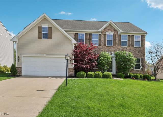 Property at 10387 Yorkshire Way, North Royalton, OH 44133, 5 beds, 3.5 baths