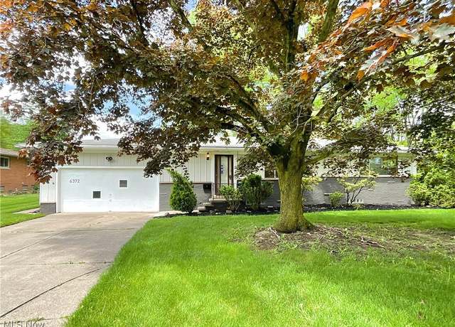 Property at 6372 Tanglewood Ln, Seven Hills, OH 44131, 3 beds, 2 baths