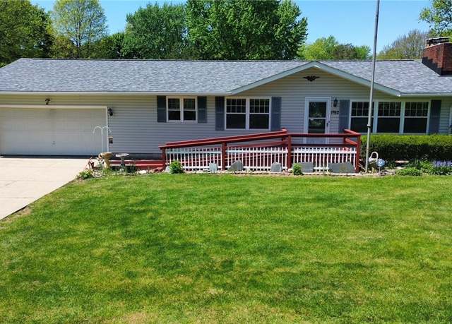 Property at 1762 Ken Dr, Akron, OH 44312, 3 beds, 1.5 baths