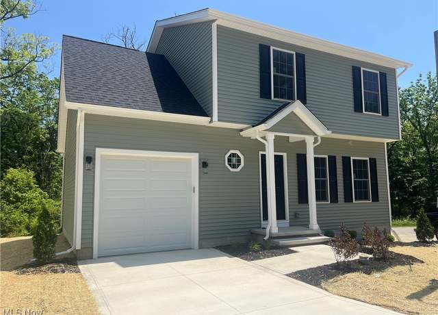 Property at 5025 Lakeview Dr, Mentor, OH 44060, 3 beds, 2.5 baths