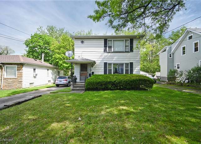 Property at 44 Indianola Rd, Youngstown, OH 44512, 4 beds, 2 baths