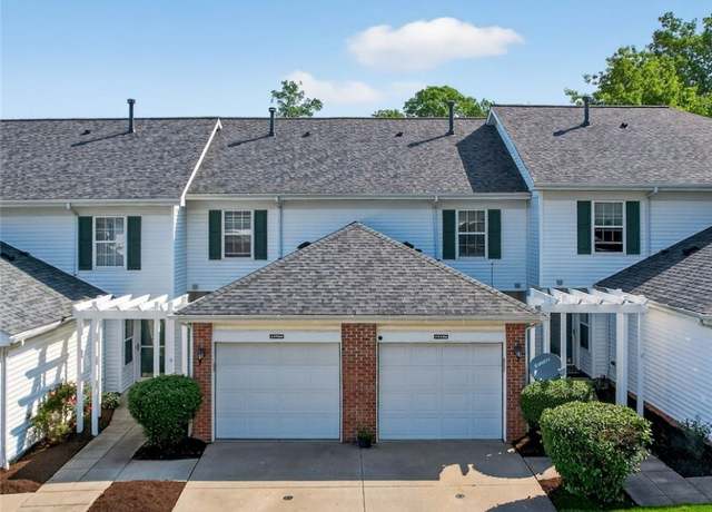 Property at 15496 Shaleside Ct, Middleburg Heights, OH 44130, 2 beds, 1.5 baths