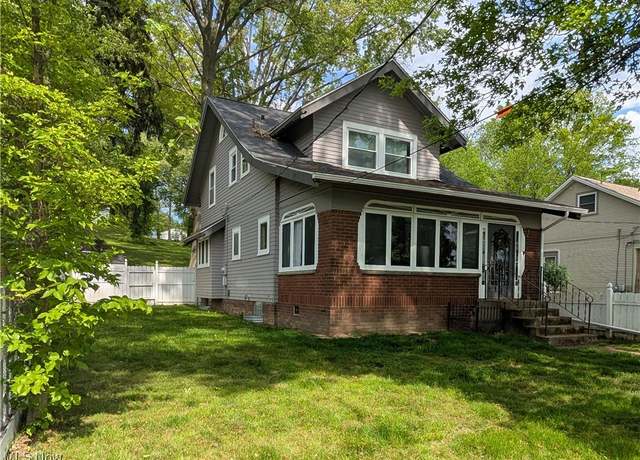 Property at 835 W Liberty St, Wooster, OH 44691, 3 beds, 1 bath
