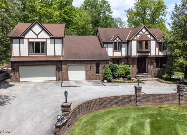 Property at 77 Carr Rd, Hinckley, OH 44233, 5 beds, 4.5 baths