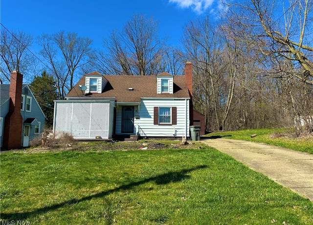 Property at 464 W Hylda Ave, Youngstown, OH 44511, 3 beds, 2 baths