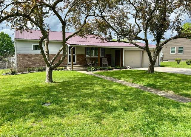 Property at 103 Michigan Ave, Marietta, OH 45750, 2 beds, 1 bath