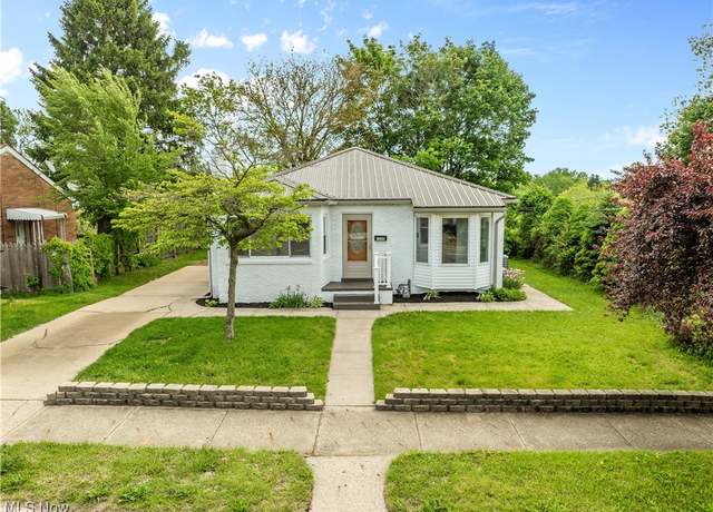 Property at 1640 Cherry Ave NE, Canton, OH 44714, 3 beds, 1.5 baths