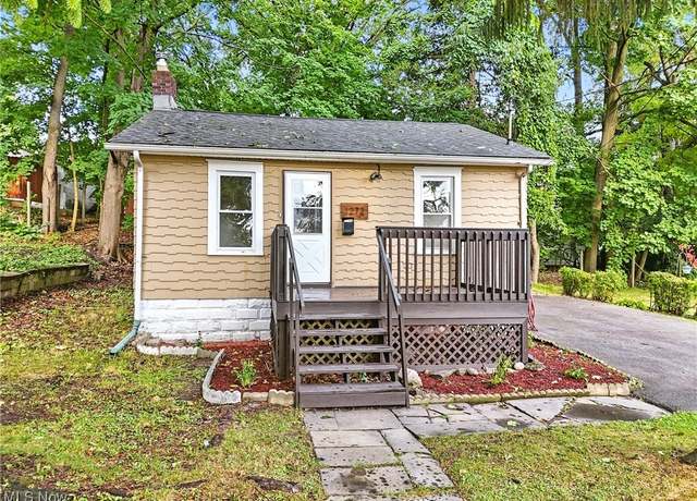 Property at 1272 Mount Vernon Ave, Akron, OH 44310, 2 beds, 1 bath