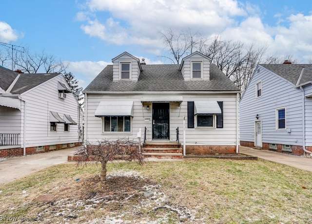 Property at 14405 Corridon Ave, Maple Heights, OH 44137, 3 beds, 1 bath