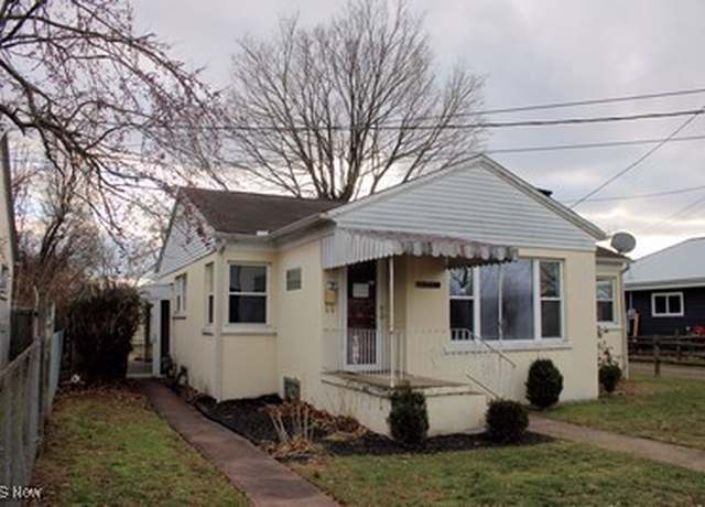 Property at 1205 Poplar Ave, Belpre, OH 45714, 3 beds, 2 baths