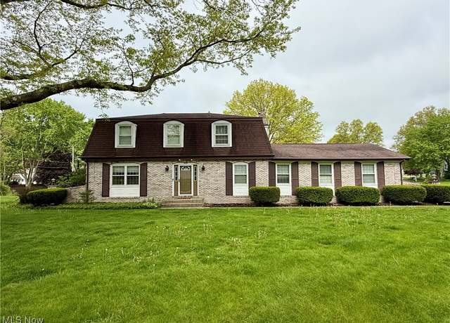 Property at 7455 Brushmore Ave NW, North Canton, OH 44720, 4 beds, 2.5 baths