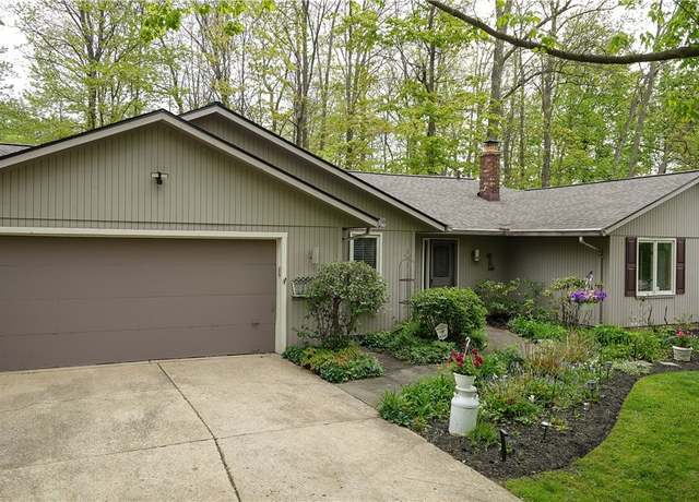 Property at 5385 Parkside Trl, Solon, OH 44139, 4 beds, 2.5 baths