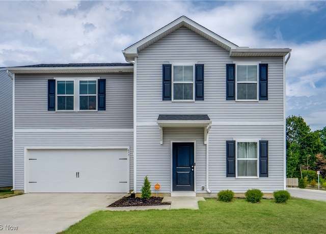 Property at 677 Crossings Ln, Akron, OH 44320, 3 beds, 2.5 baths