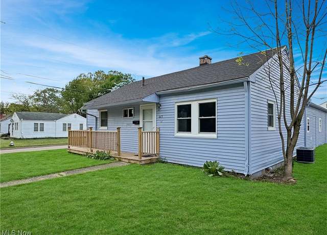 Property at 403 10th St NE, North Canton, OH 44720, 4 beds, 2 baths