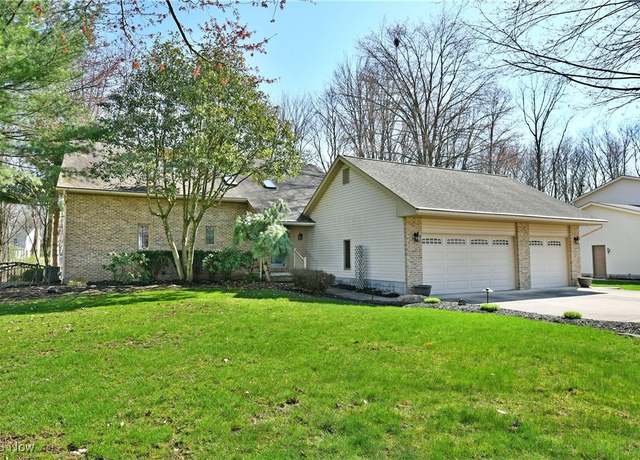 Property at 276 Maple Ave, Cortland, OH 44410, 3 beds, 3.5 baths