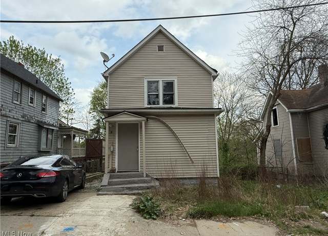 Property at 89 Kent Ct, Akron, OH 44305, 2 beds, 1 bath