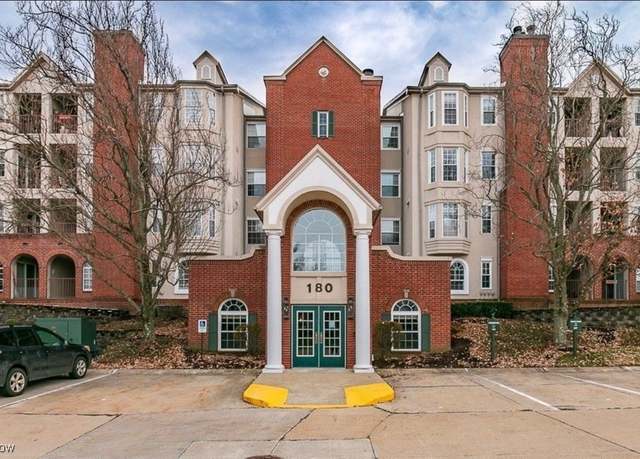 Property at 180 Fox Hollow Dr #302, Mayfield Heights, OH 44124, 2 beds, 1.5 baths