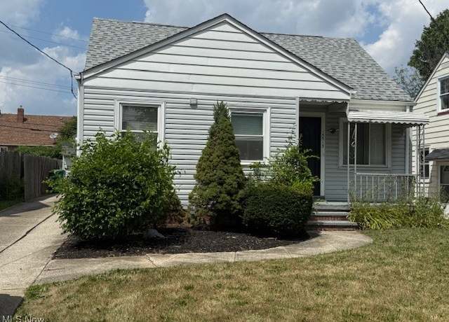 Property at 15513 Rockside Rd, Maple Heights, OH 44137, 3 beds, 1 bath
