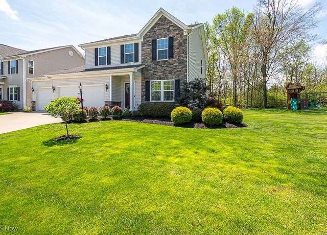 Property at 10413 Fox Hollow Cir, Twinsburg, OH 44087, 3 beds, 3.5 baths