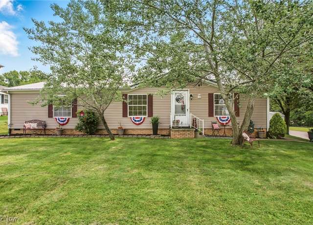 Property at 1270 S Lincoln Ave Unit A, Salem, OH 44460, 3 beds, 2 baths