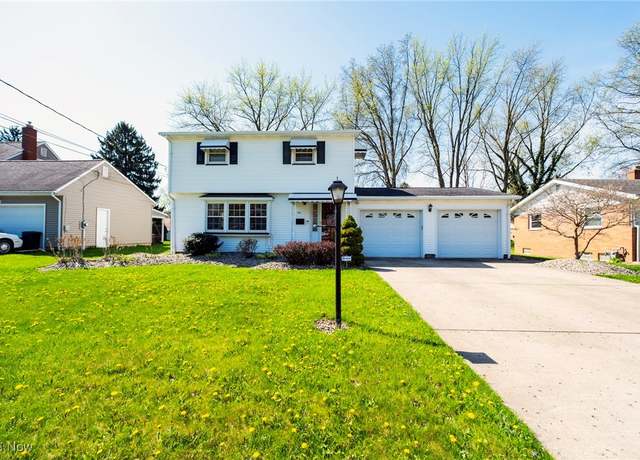 Property at 911 Larkridge Ave, Youngstown, OH 44512, 3 beds, 1.5 baths