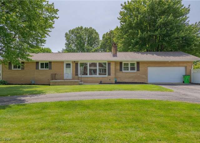 Property at 4234 Middlebranch Ave NE, Canton, OH 44705, 3 beds, 2 baths