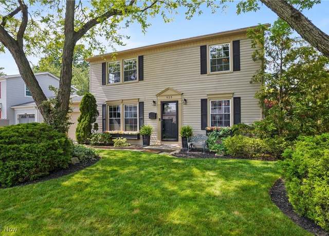 Property at 923 Barnes Ave, Cuyahoga Falls, OH 44221, 3 beds, 2.5 baths
